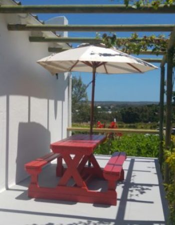 Avec Plaisir Pinot Noir Cottage
